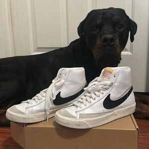 7.5 women’s Nike Blazers - only worn a handful of times! (Dog not included😂)